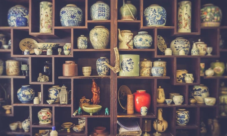 How to Use Pottery Marks to Determine Value Use Pottery Marks to Determine Value