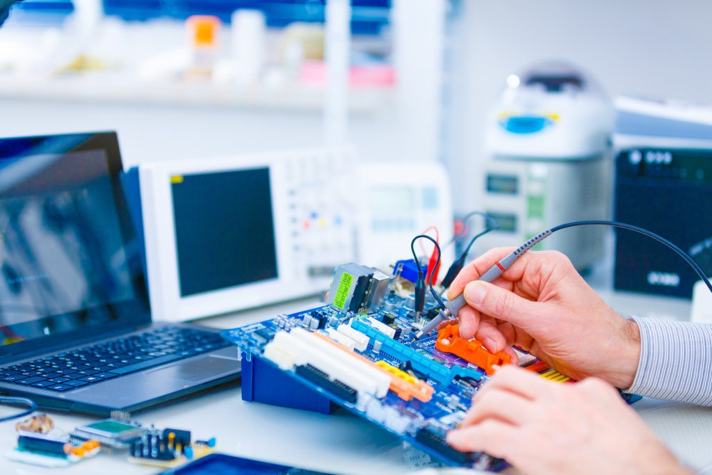 Reasons on Why It’s Important to Get a Professional Industrial Electronic Repairs